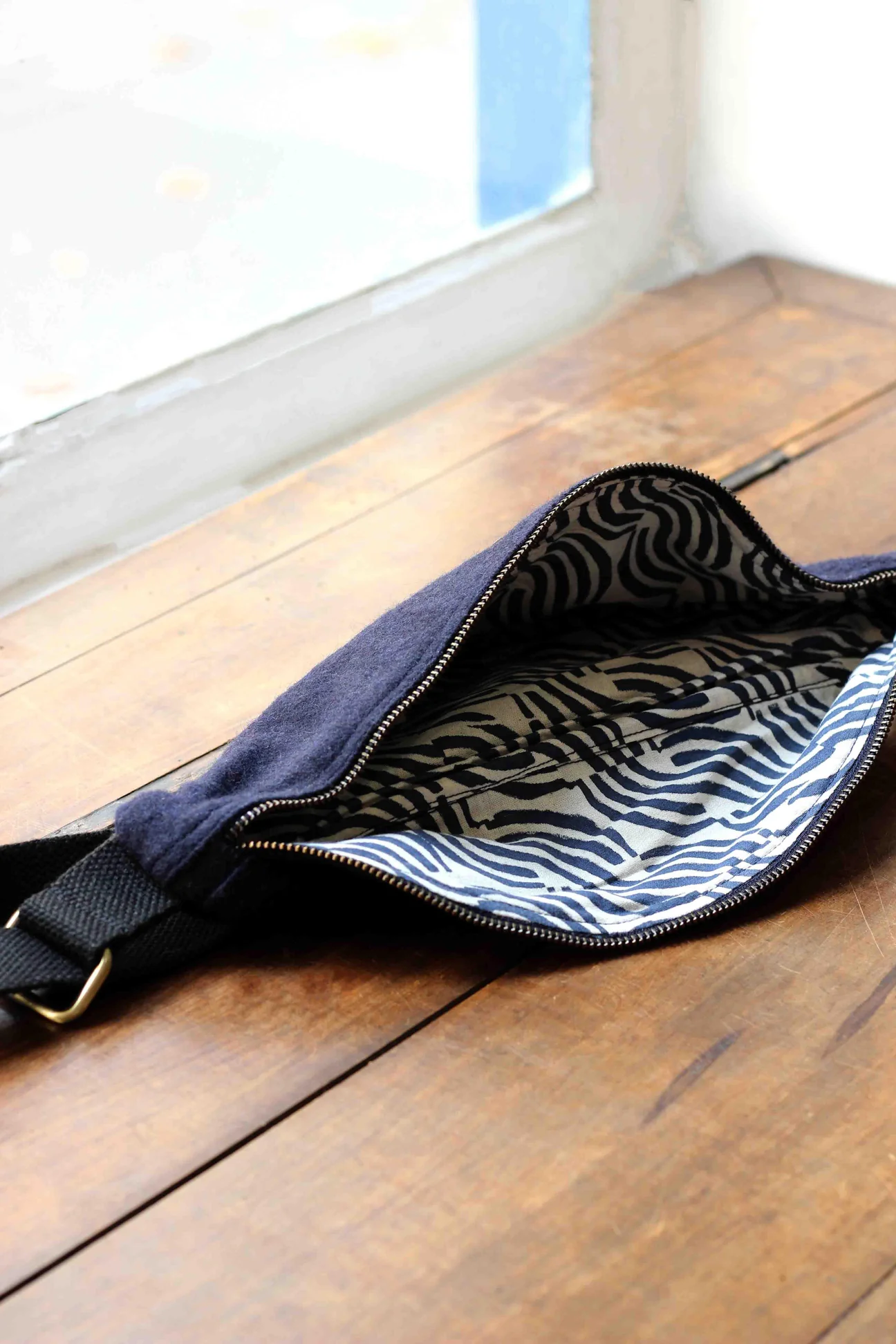 Banane "Olivia" Laine Marine – Image 5